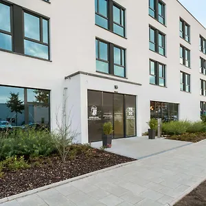 Super 8 By Wyndham North Hotel Munich