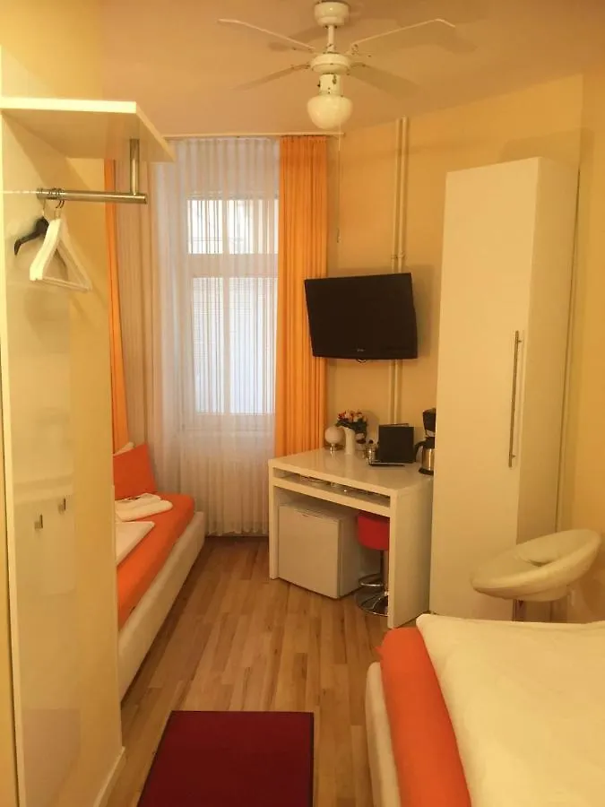 City Guesthouse Pension ברלין